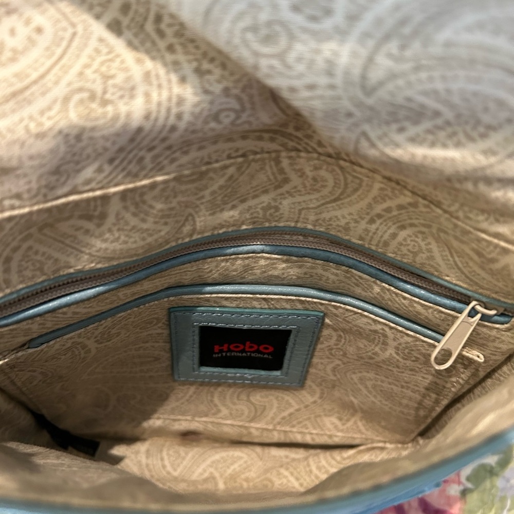 HOBO International crossbody leather bag - Picture 6 of 7